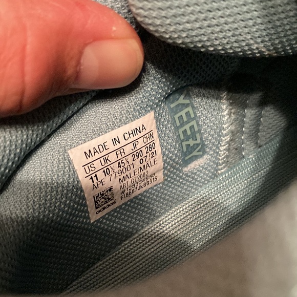 Yeezy 700 faded azure worn twice - Picture 8 of 16